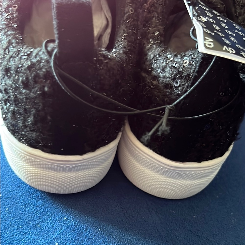 DV by Dolce Vita Black Textured Sneakers - Picture 12 of 14
